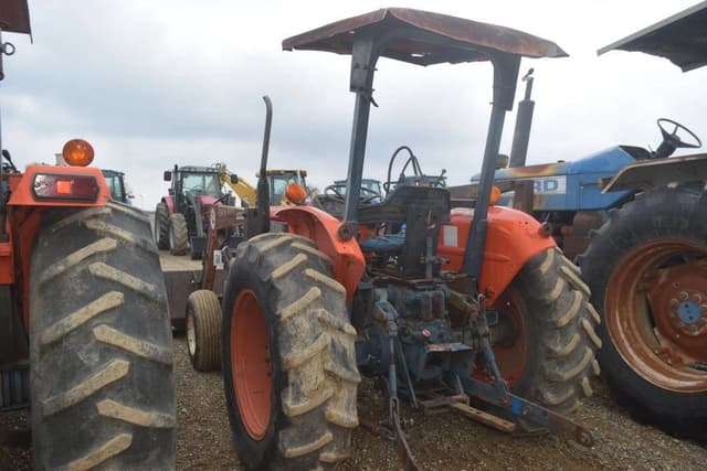 Image of Kubota M4030SU equipment image 1