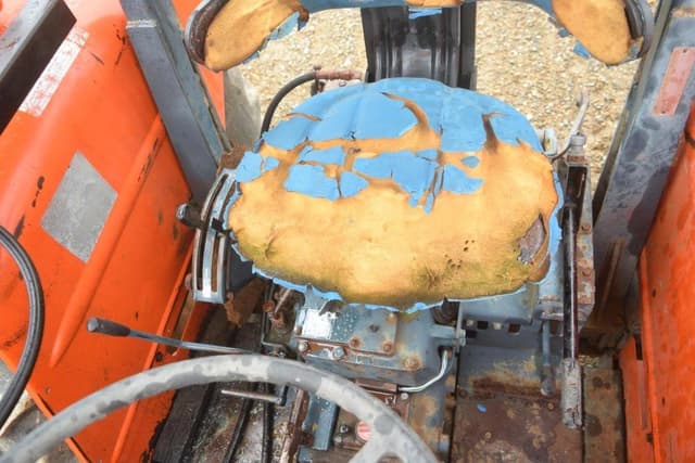 Image of Kubota M4030SU equipment image 4