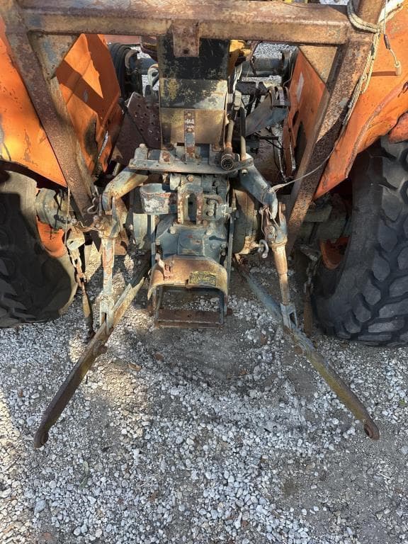 Image of Kubota M4050 equipment image 2