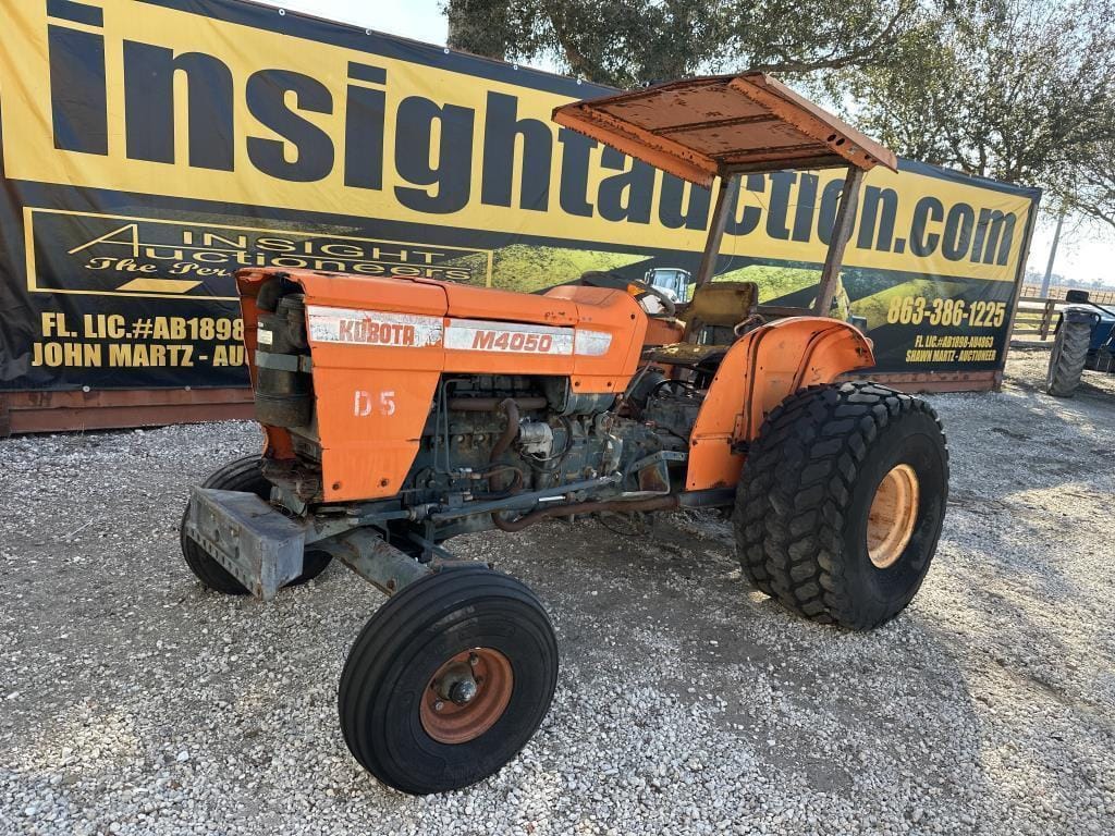 Kubota M4050 Equipment Image0