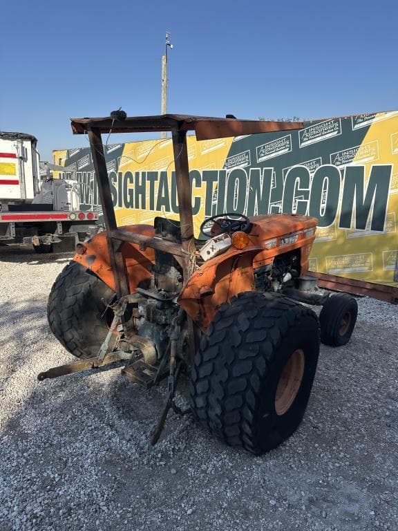 Image of Kubota M4050 equipment image 3