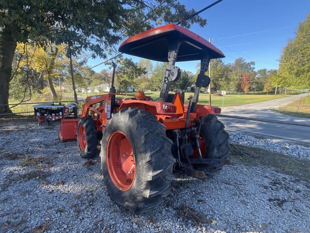 Image of Kubota M4700 equipment image 3