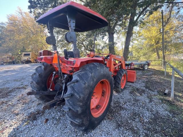 Image of Kubota M4700 equipment image 1