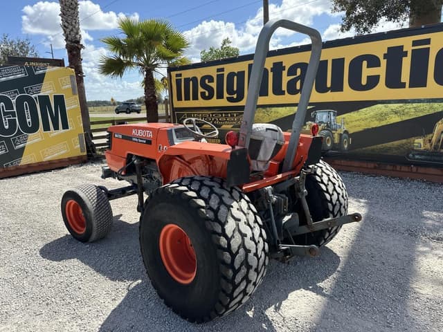 Image of Kubota M4700 equipment image 1