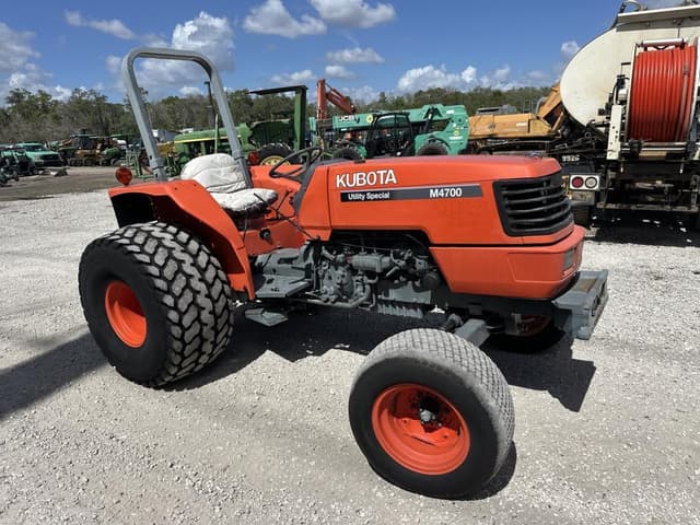 Image of Kubota M4700 equipment image 4