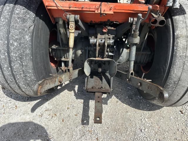 Image of Kubota M4700 equipment image 2