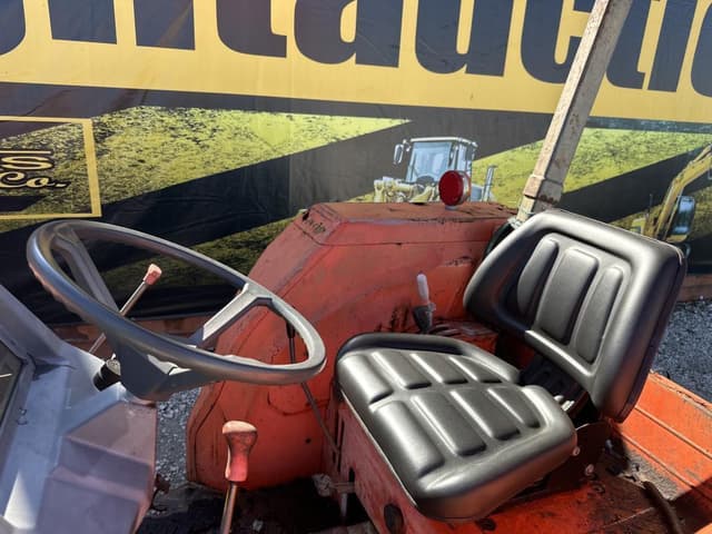 Image of Kubota M4700 equipment image 4