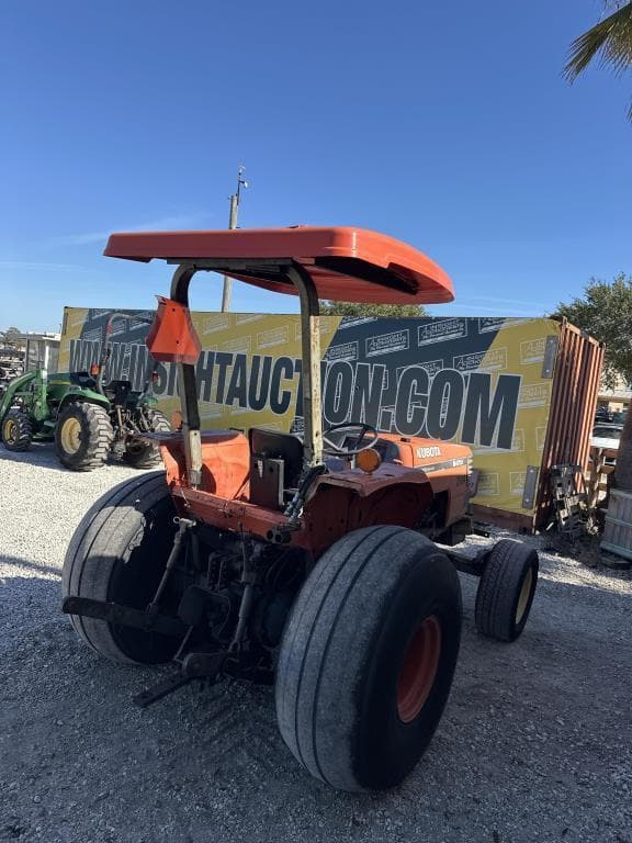 Image of Kubota M4700 equipment image 2