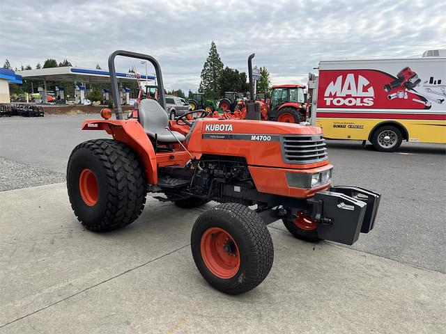 Image of Kubota M4700 equipment image 3