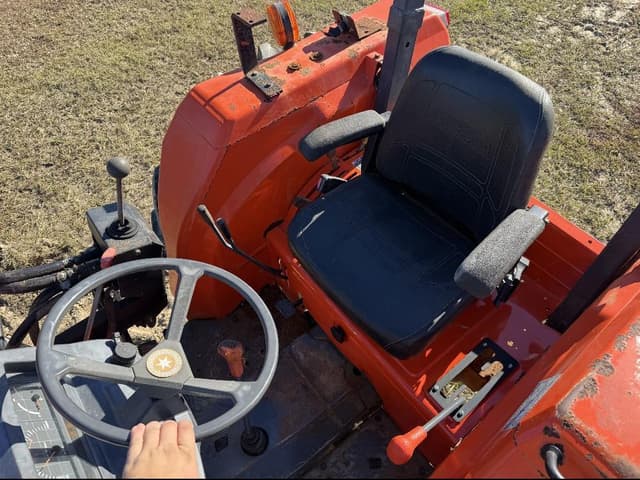 Image of Kubota M4700 equipment image 4