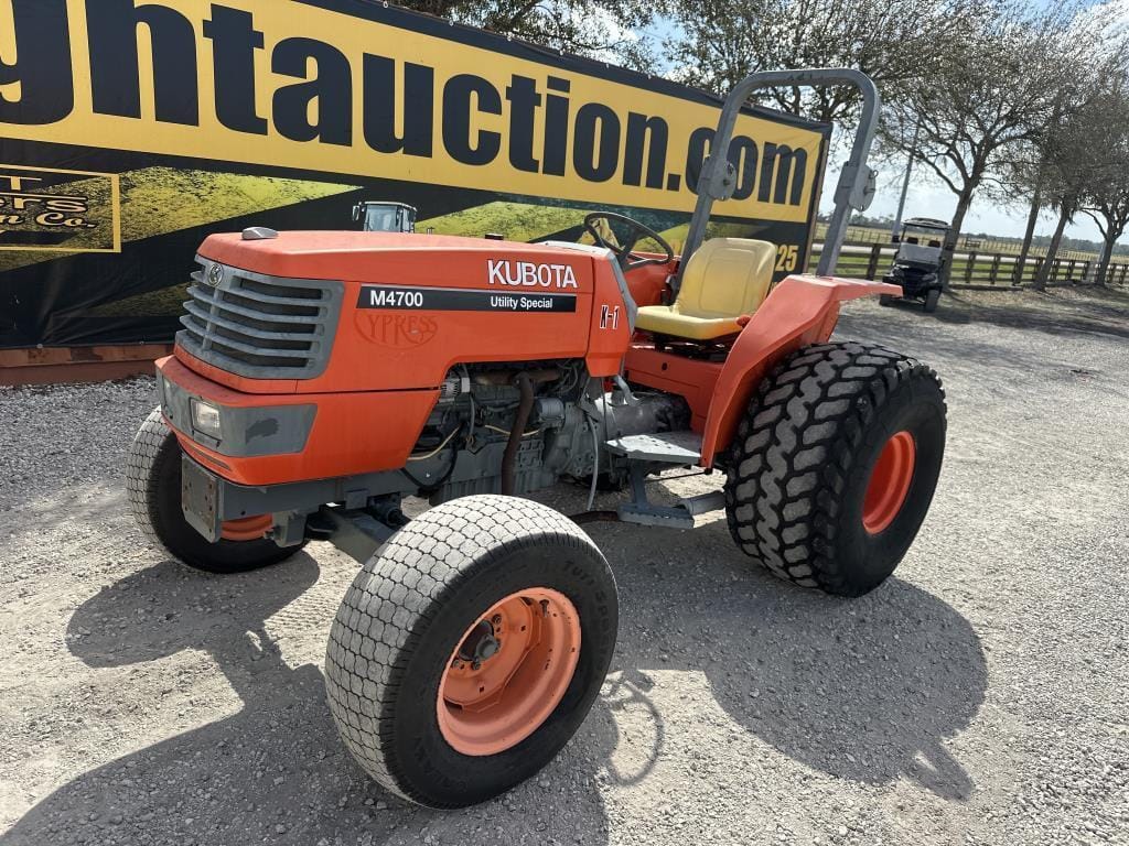 Kubota M4700 Equipment Image0
