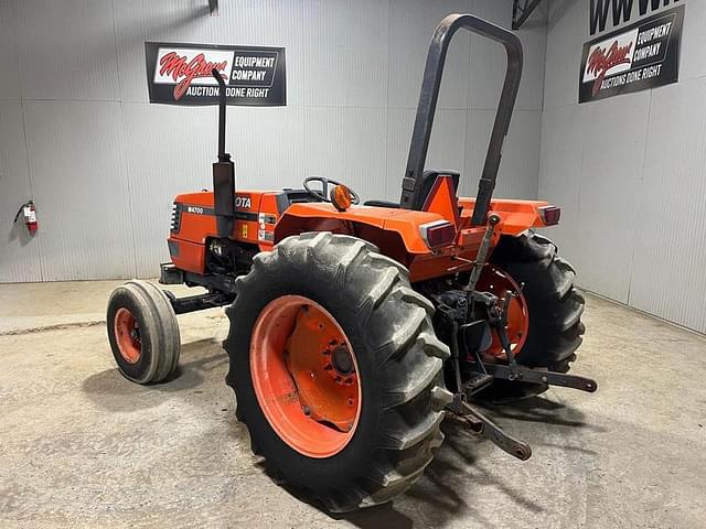 Image of Kubota M4700 equipment image 2