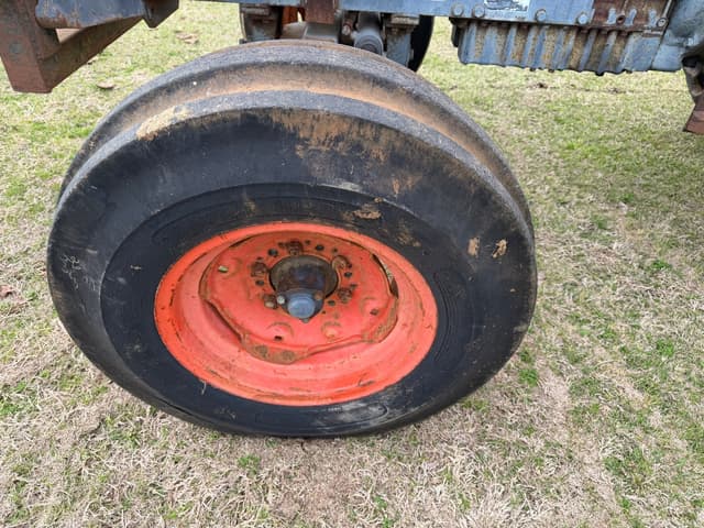 Image of Kubota M4700 equipment image 4