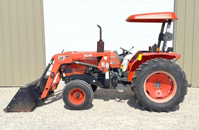 Image of Kubota M4700 equipment image 4