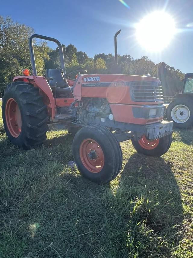 Image of Kubota M4700 equipment image 3