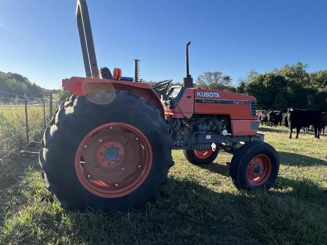 Image of Kubota M4700 equipment image 2