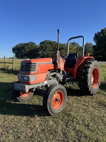 Main image Kubota M4700