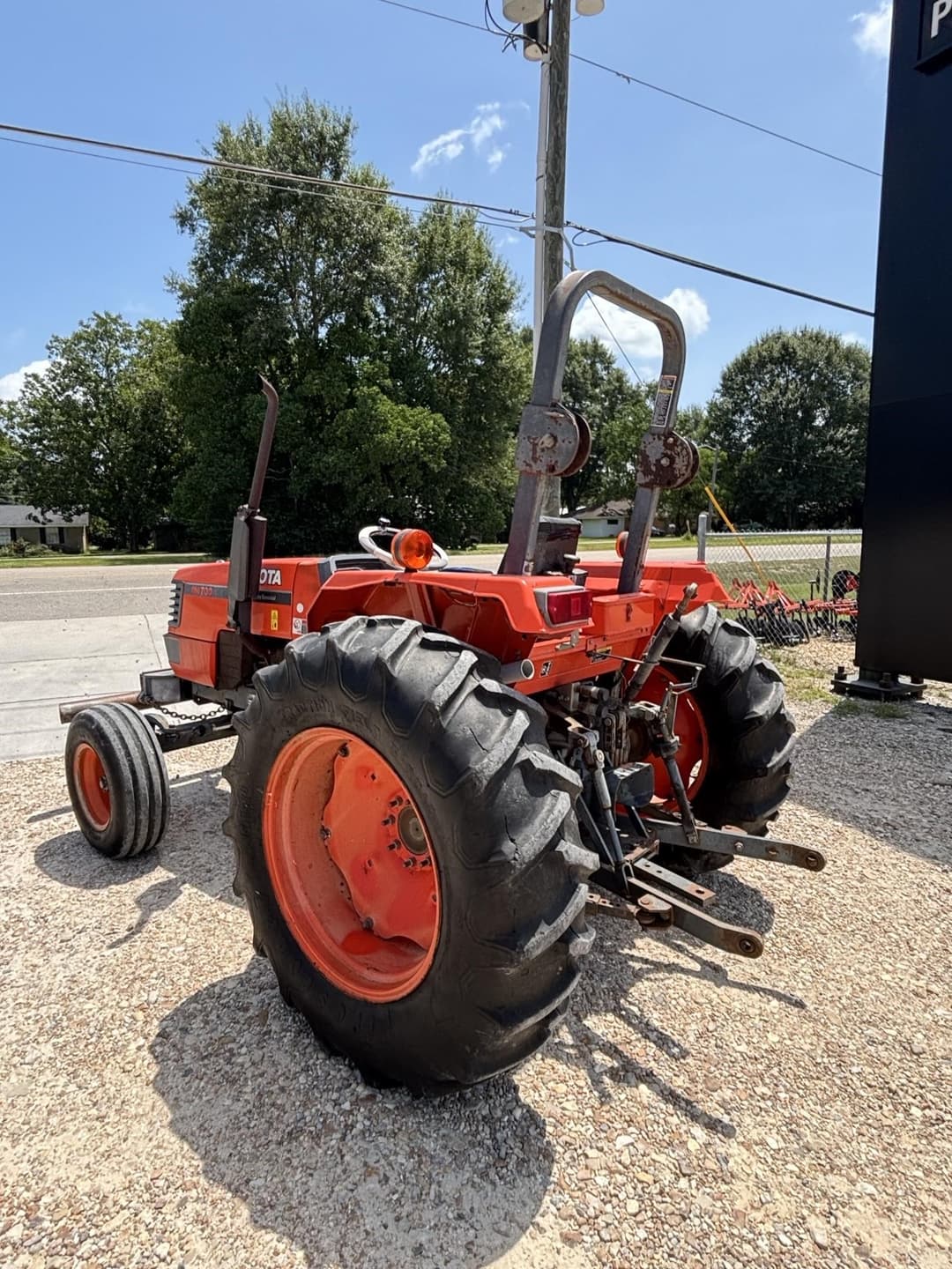 Image of Kubota M4700 Image 1