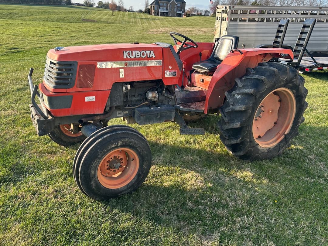 Image of Kubota M4800 Primary image