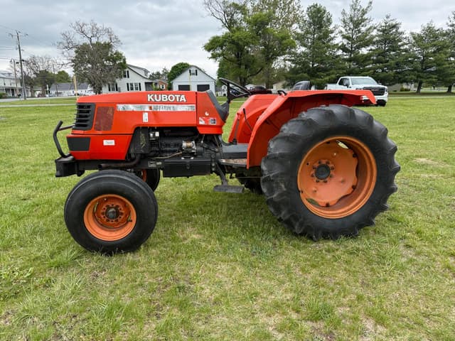 Image of Kubota M4800 equipment image 1