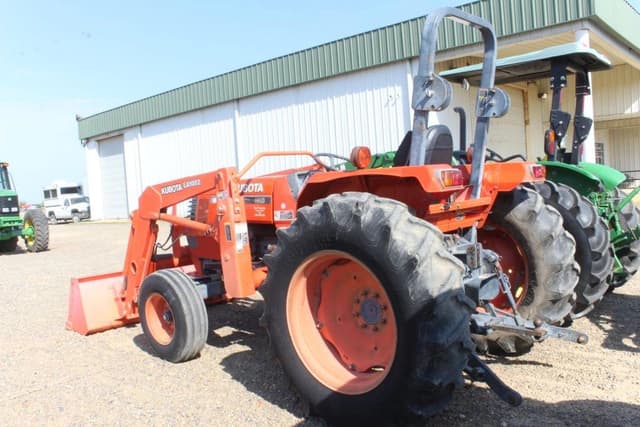 Image of Kubota M4800 equipment image 1