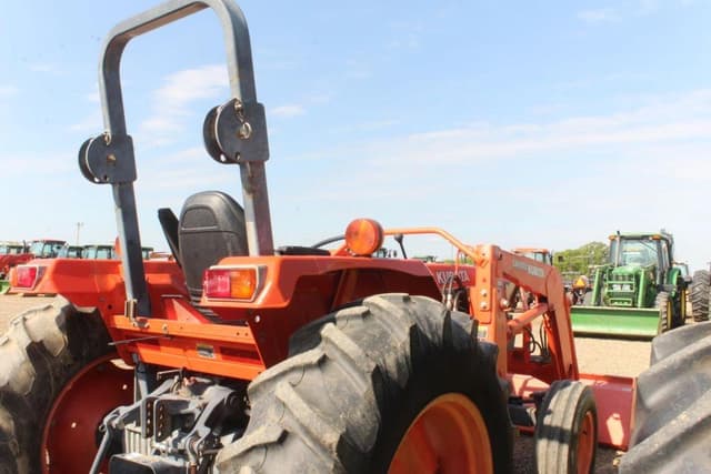Image of Kubota M4800 equipment image 2