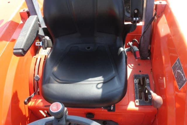 Image of Kubota M4800 equipment image 4