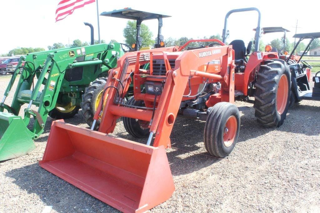 Kubota M4800 Equipment Image0