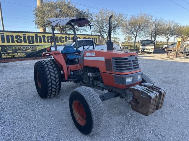 Image of Kubota M4900 equipment image 4
