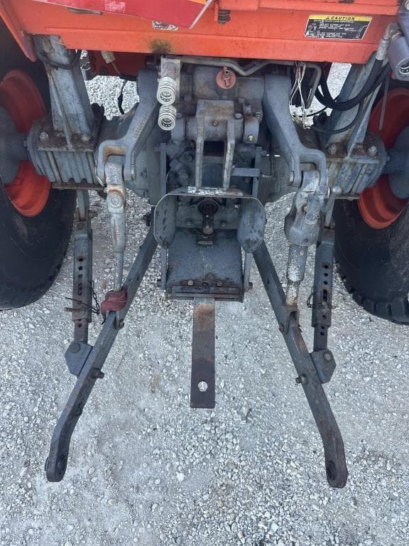 Image of Kubota M4900 equipment image 2
