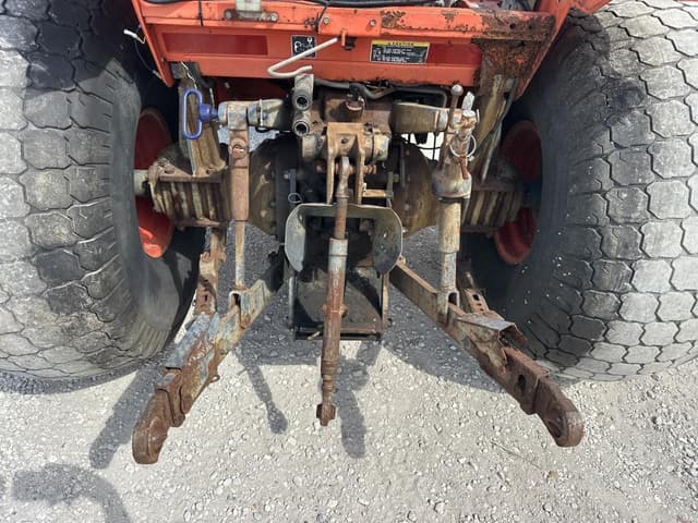 Image of Kubota M4900 equipment image 2