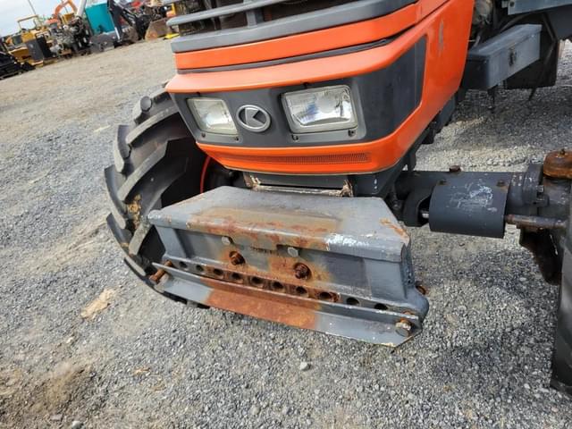 Image of Kubota M4900 equipment image 4