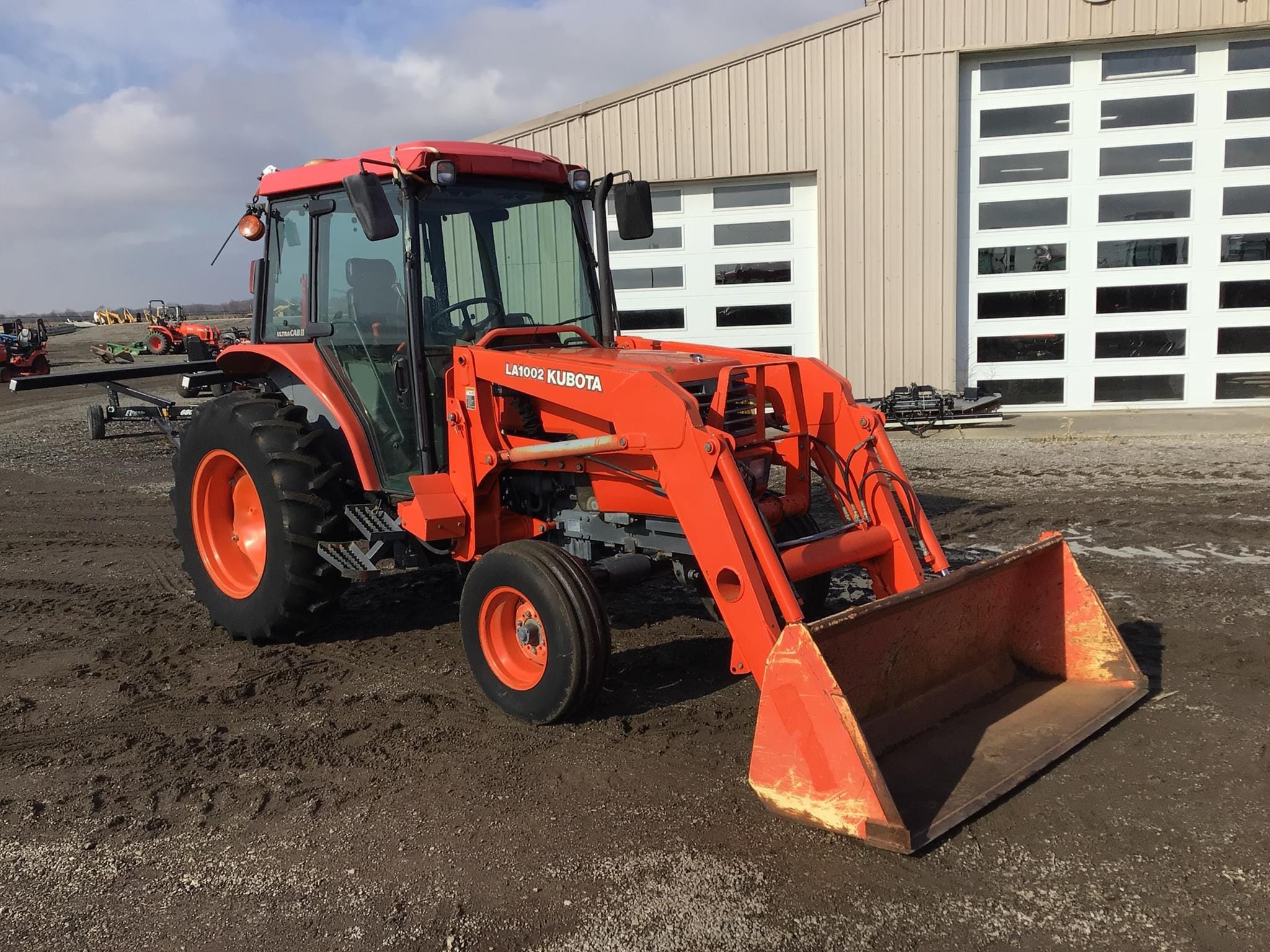 Kubota M4900 Equipment Image0