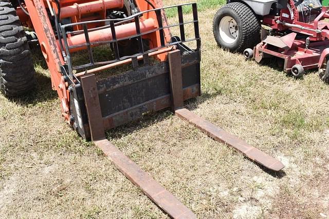 Image of Kubota M4900 equipment image 3