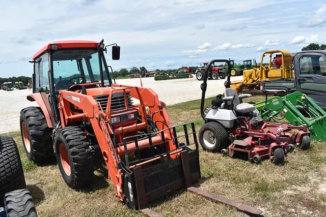 Image of Kubota M4900 equipment image 2