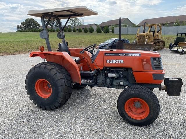 Image of Kubota M4900 equipment image 2