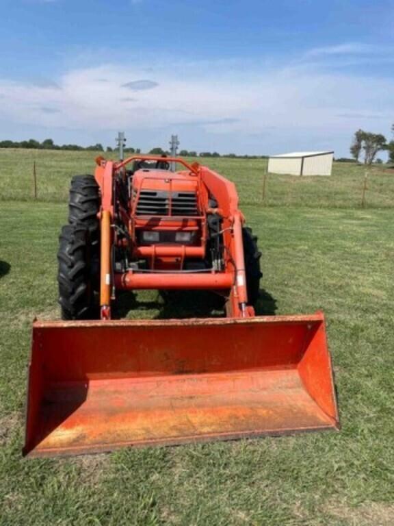 Image of Kubota M4900 equipment image 1