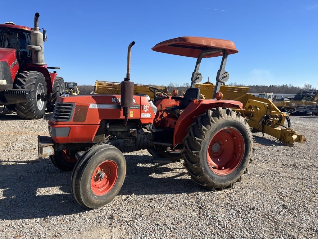Kubota M4900 Equipment Image0