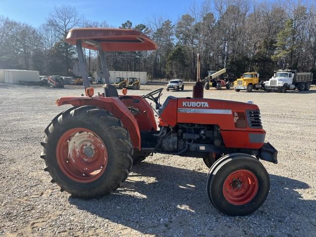 Image of Kubota M4900 equipment image 3