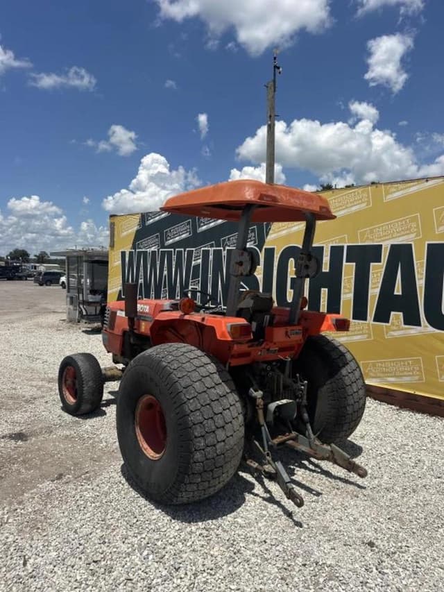 Image of Kubota M4900 equipment image 1
