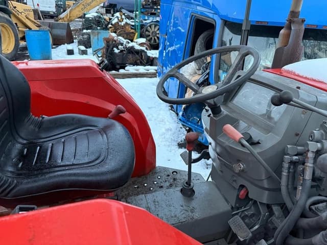 Image of Kubota M4900 equipment image 3