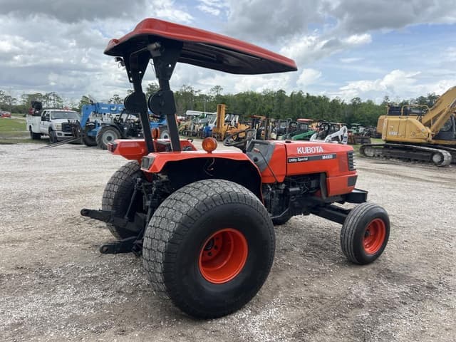 Image of Kubota M4900SU equipment image 3