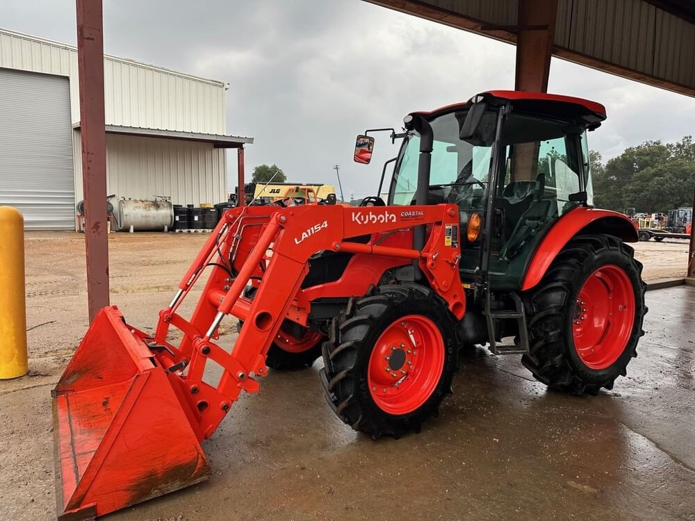 Kubota M4D-071 Equipment Image0