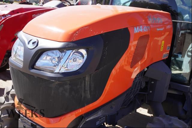 Image of Kubota M4N-071 equipment image 2