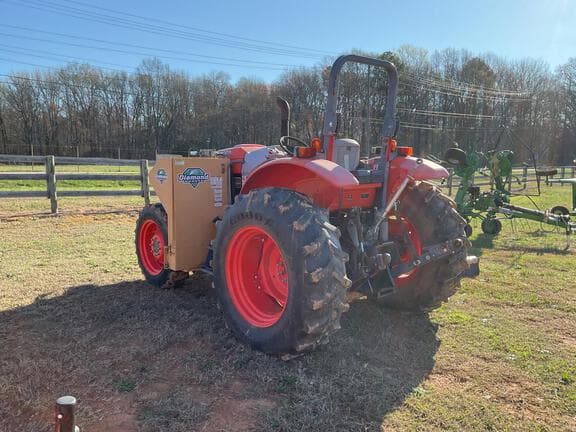 Image of Kubota M5-091 equipment image 3