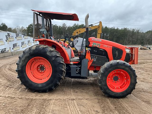 Image of Kubota M5-091 equipment image 3