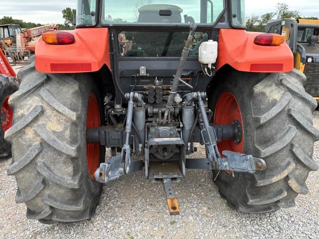 Image of Kubota M5-111 equipment image 4