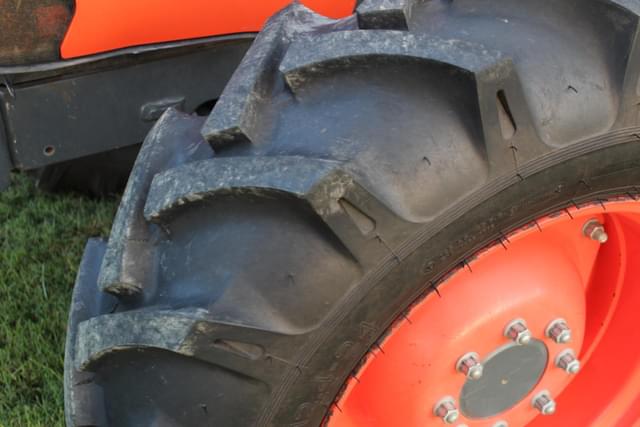 Image of Kubota M5-111 equipment image 1