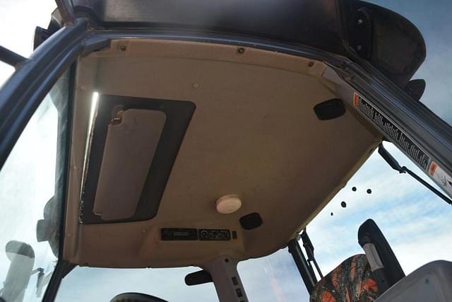 Image of Kubota M5-111 equipment image 4