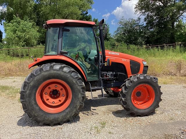 Image of Kubota M5-111 equipment image 2